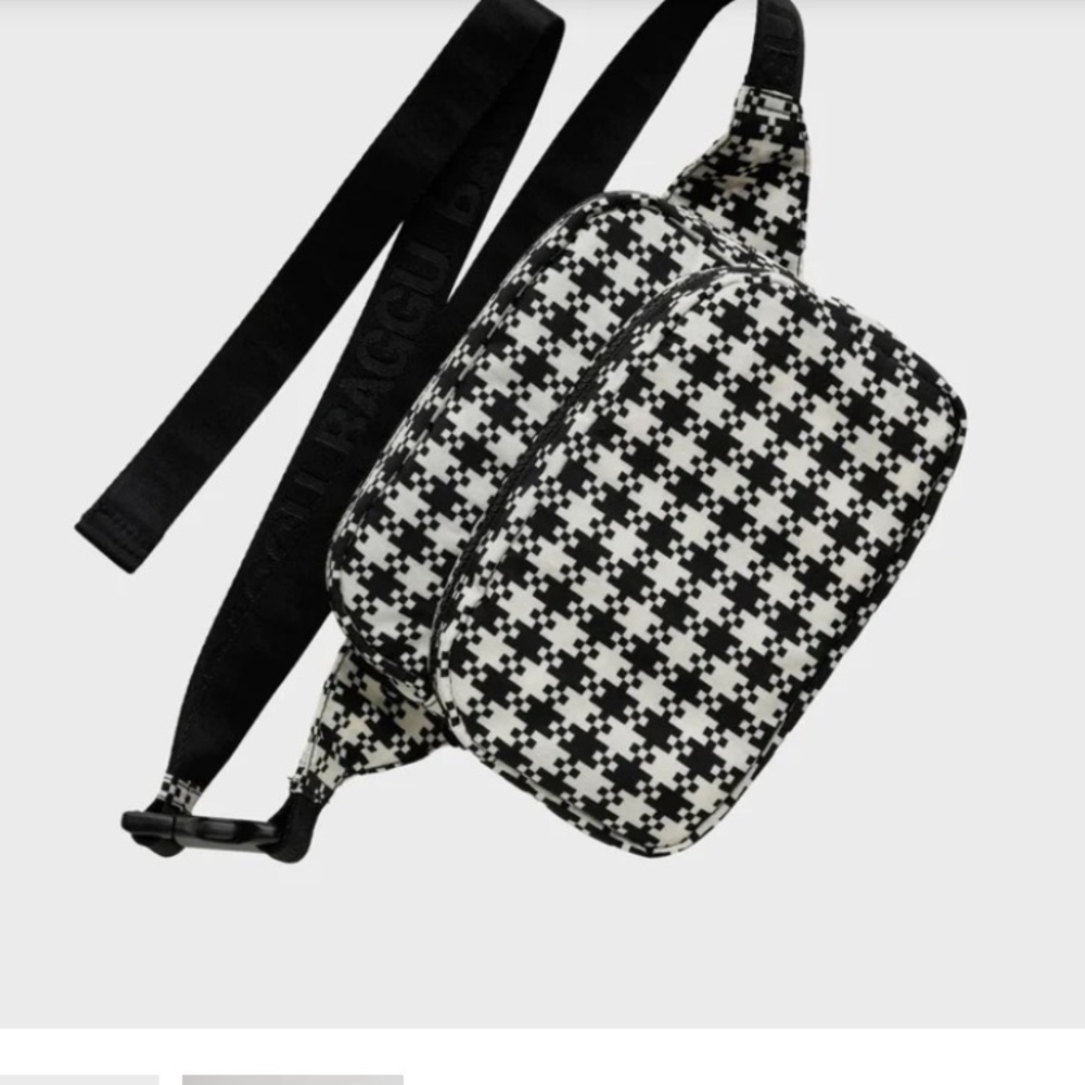 NWT Baggu Fanny pack - plus size friendly!